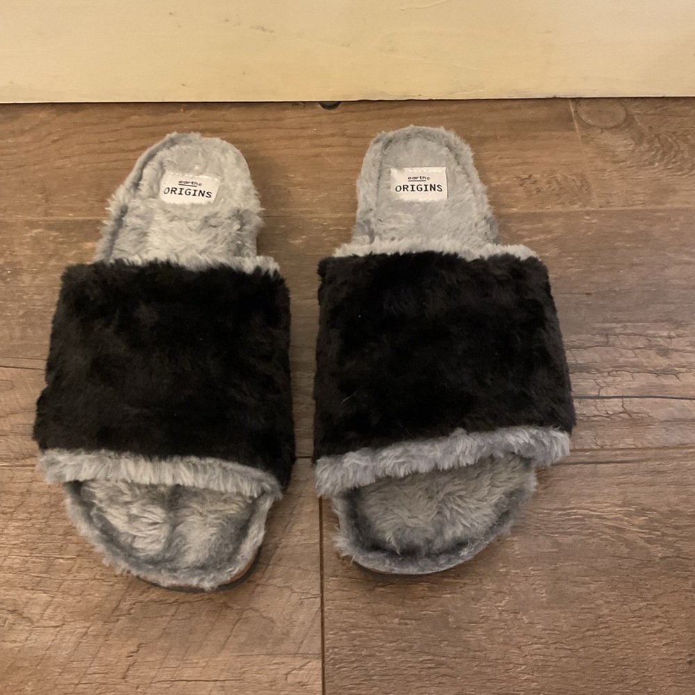 Women’s Earth Brand Fur Slides